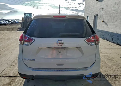 2016 Nissan Rogue S z USA, uszkodzony, nr VIN KNMAT2MT9GP641094